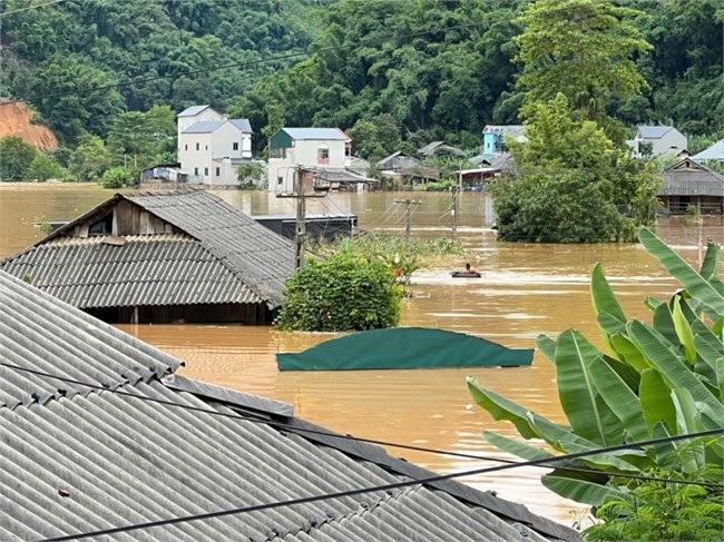 Khẩn trương khắc phục thiệt hại mưa lũ, ổn định cuộc sống và sản xuất (27+28/07/2024)